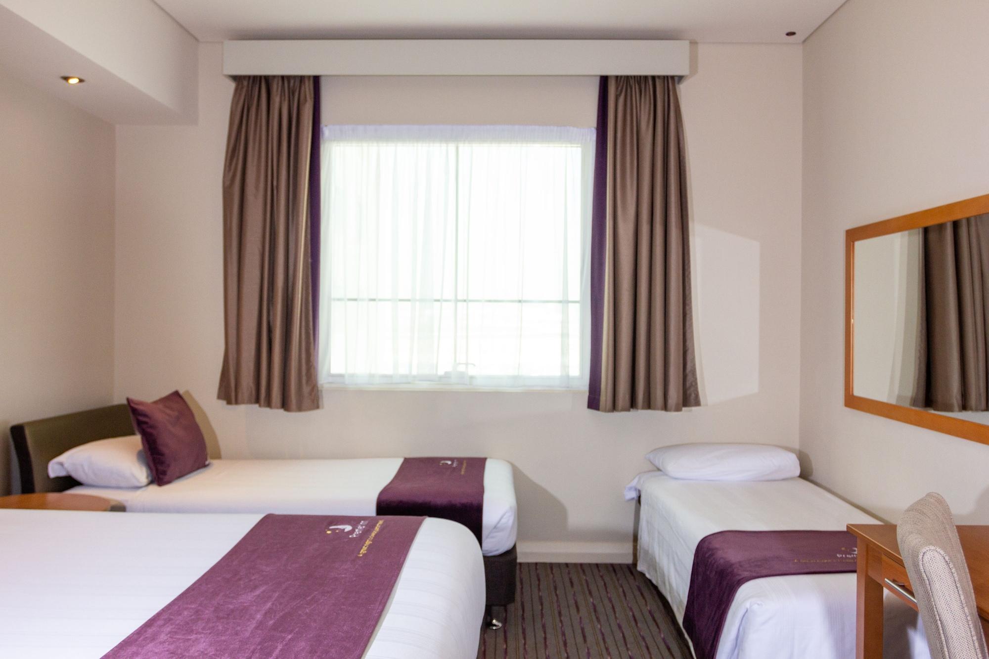 Premier Inn Dubai Silicon Oasis Exteriör bild