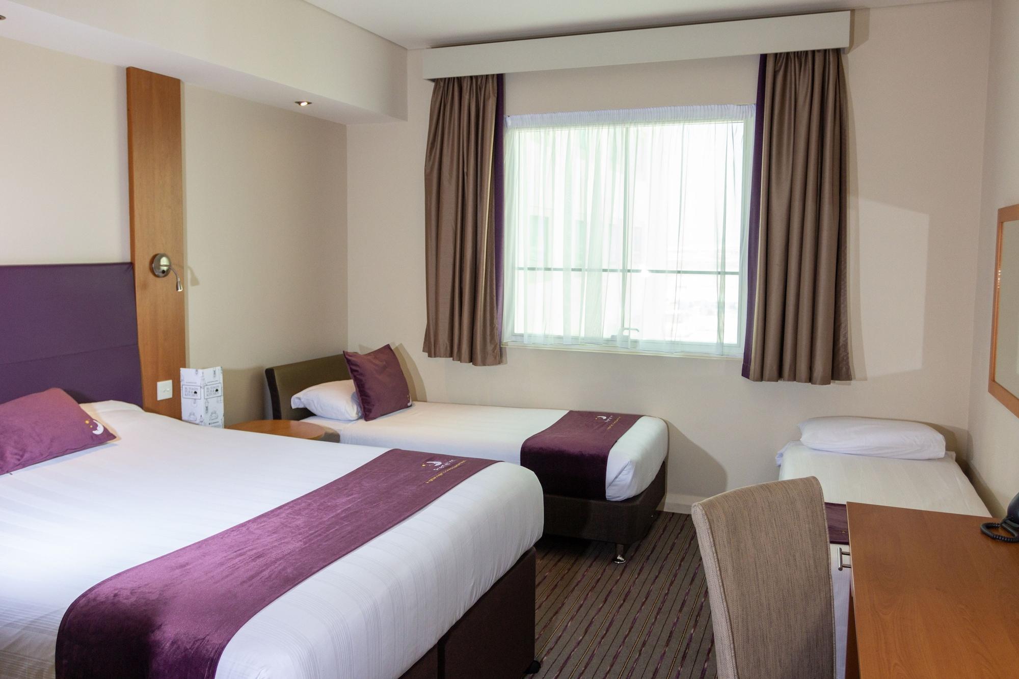 Premier Inn Dubai Silicon Oasis Exteriör bild