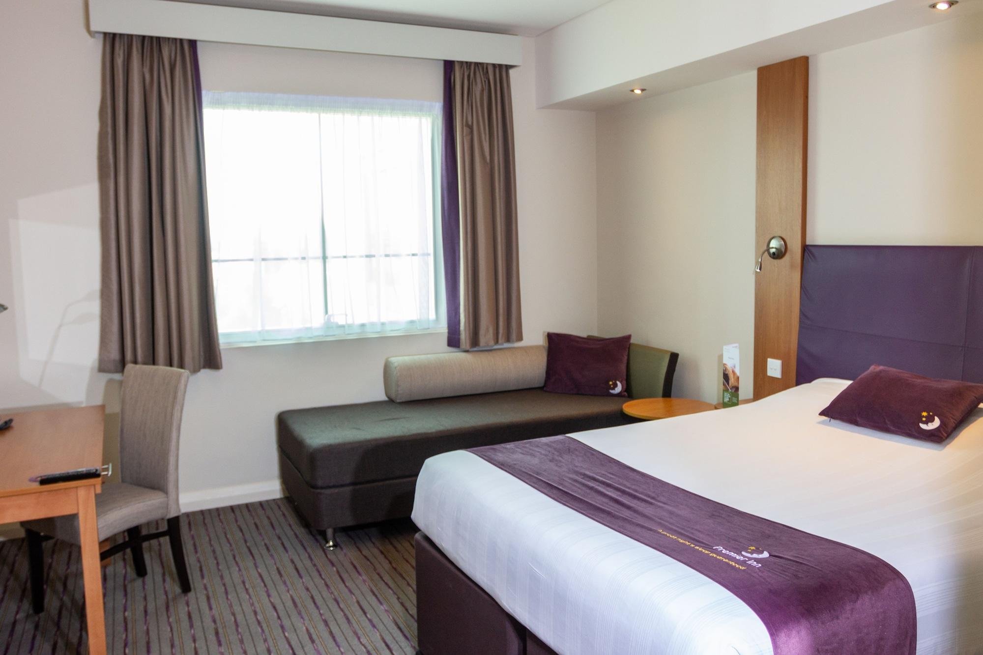 Premier Inn Dubai Silicon Oasis Exteriör bild