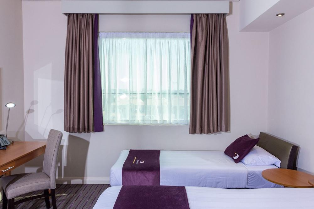 Premier Inn Dubai Silicon Oasis Exteriör bild