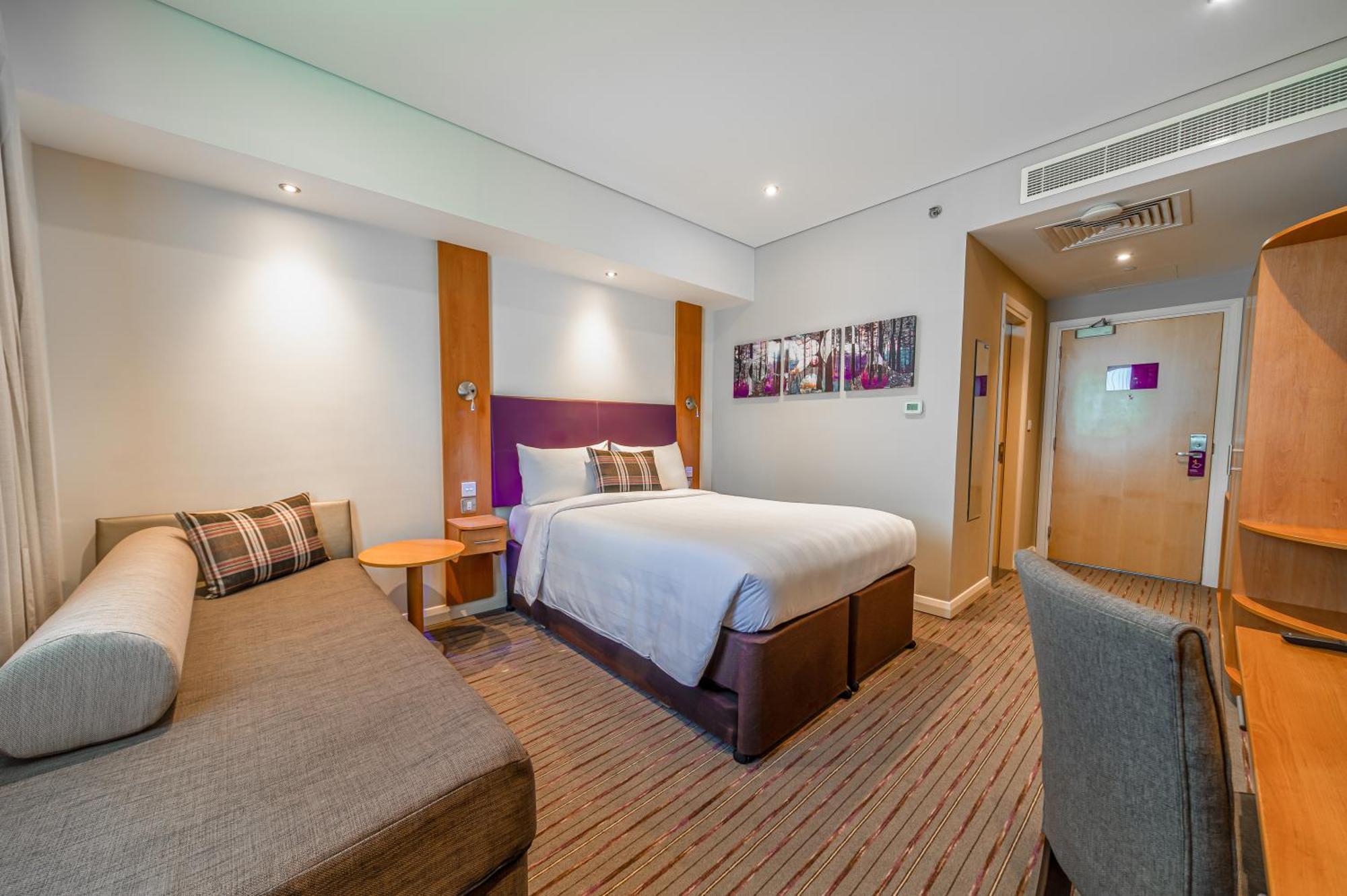Premier Inn Dubai Silicon Oasis Exteriör bild