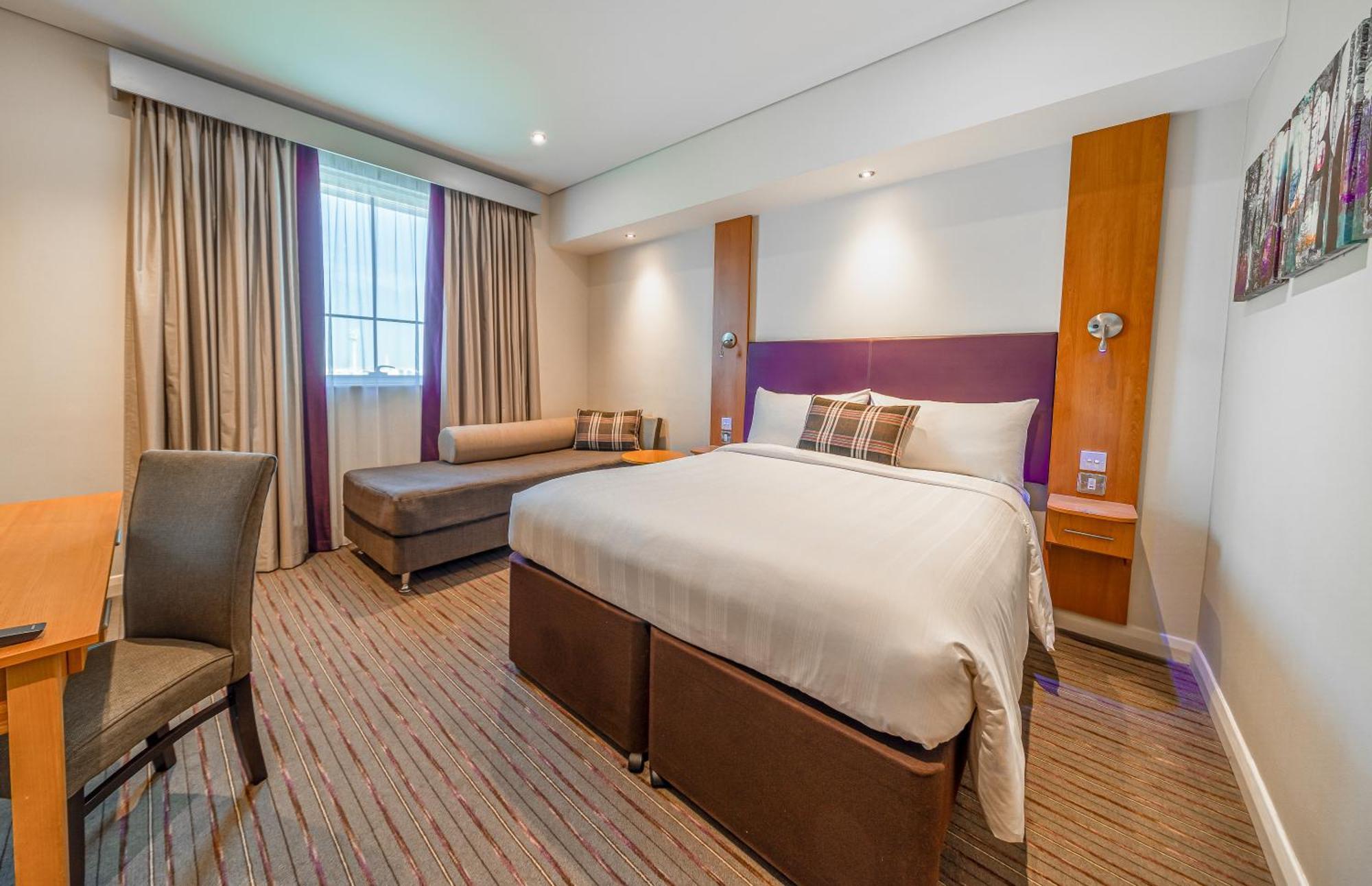 Premier Inn Dubai Silicon Oasis Exteriör bild