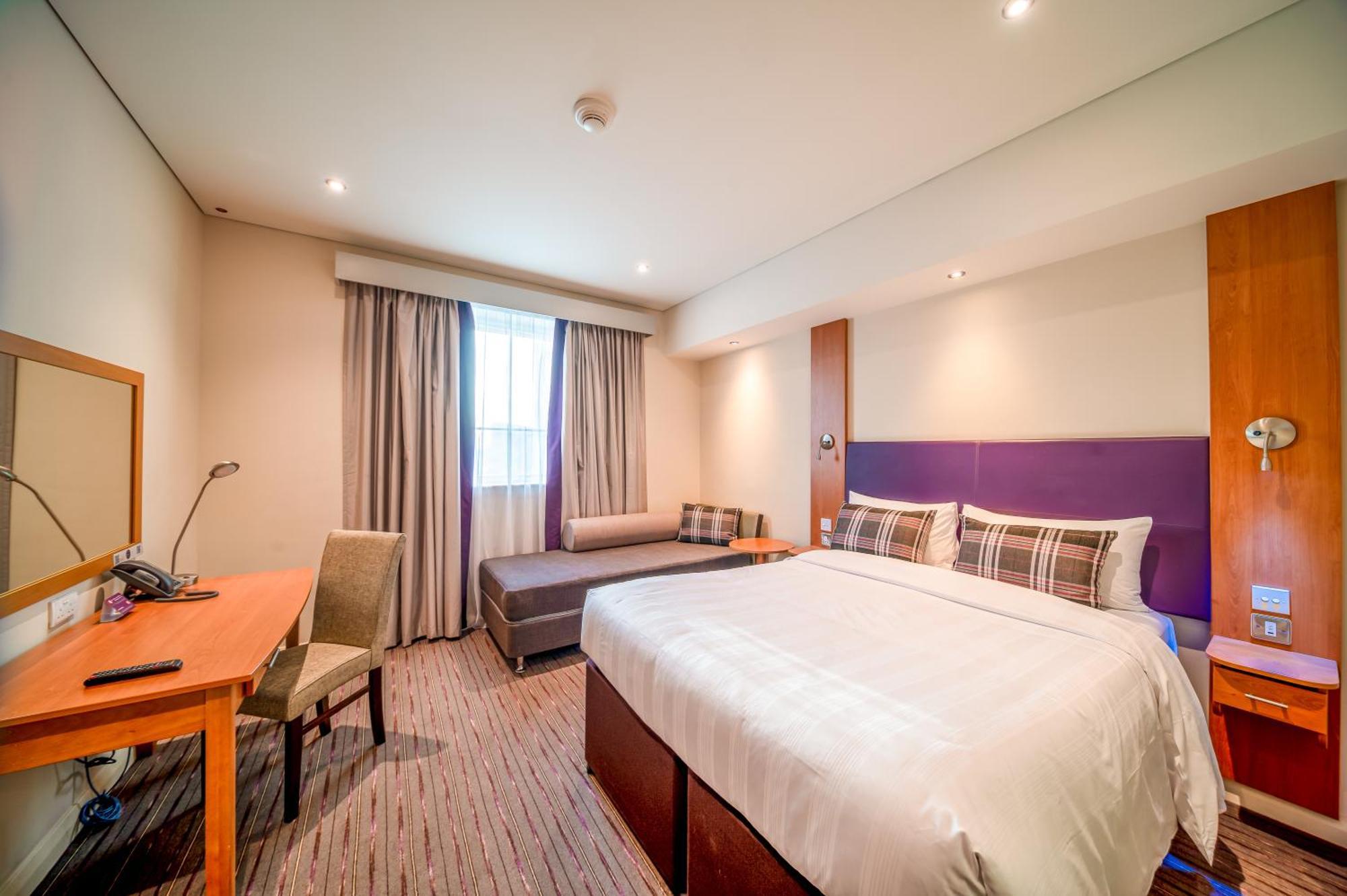 Premier Inn Dubai Silicon Oasis Exteriör bild